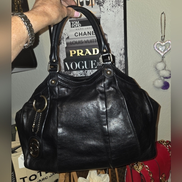 Gucci Sukey Black Leather Hobo Shoulder Bag with Gold Hardware - Picture 1 of 13